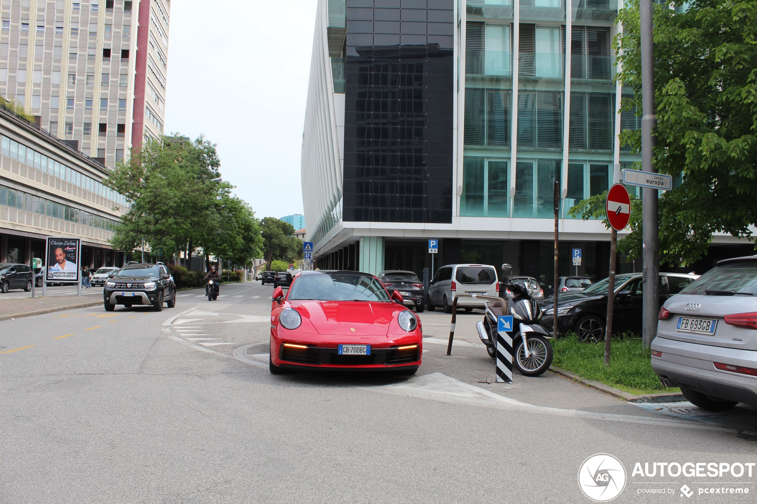 Porsche 992 Carrera 4S