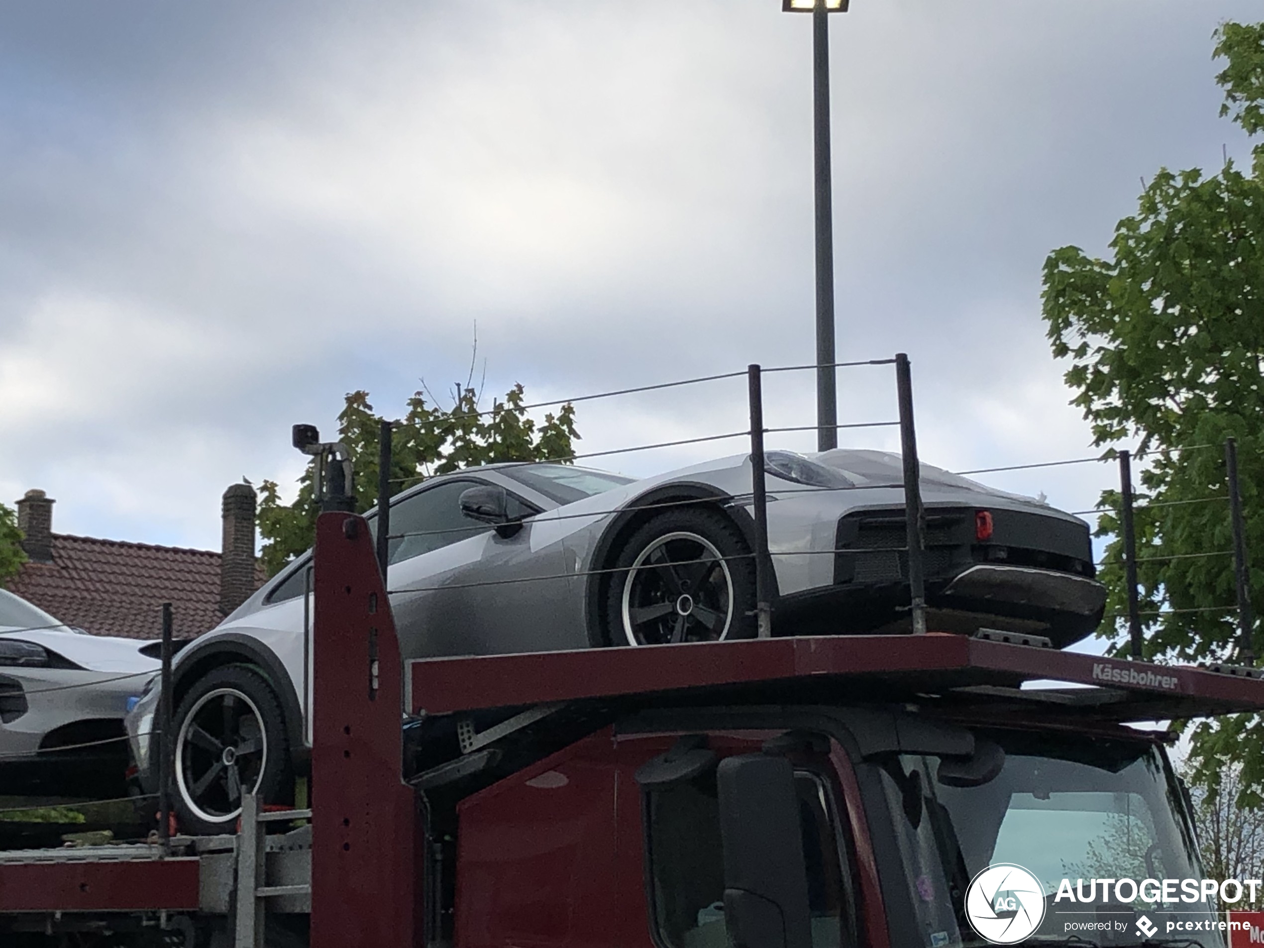 Porsche 992 Dakar