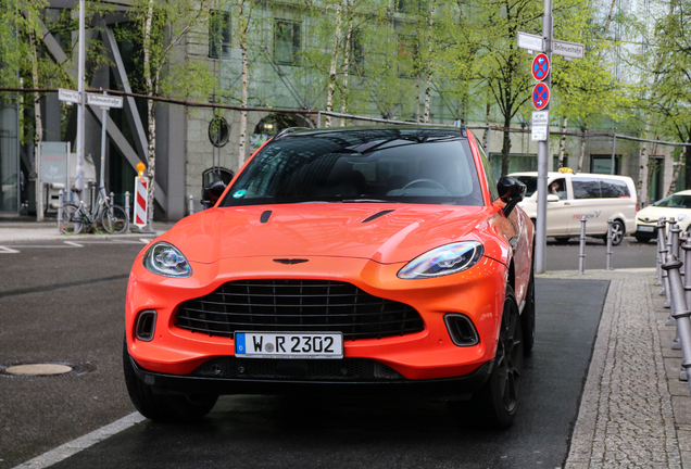 Aston Martin DBX