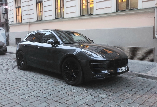 Porsche 95B Macan Turbo