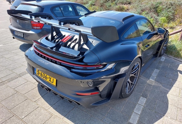 Porsche 992 GT3 RS Weissach Package