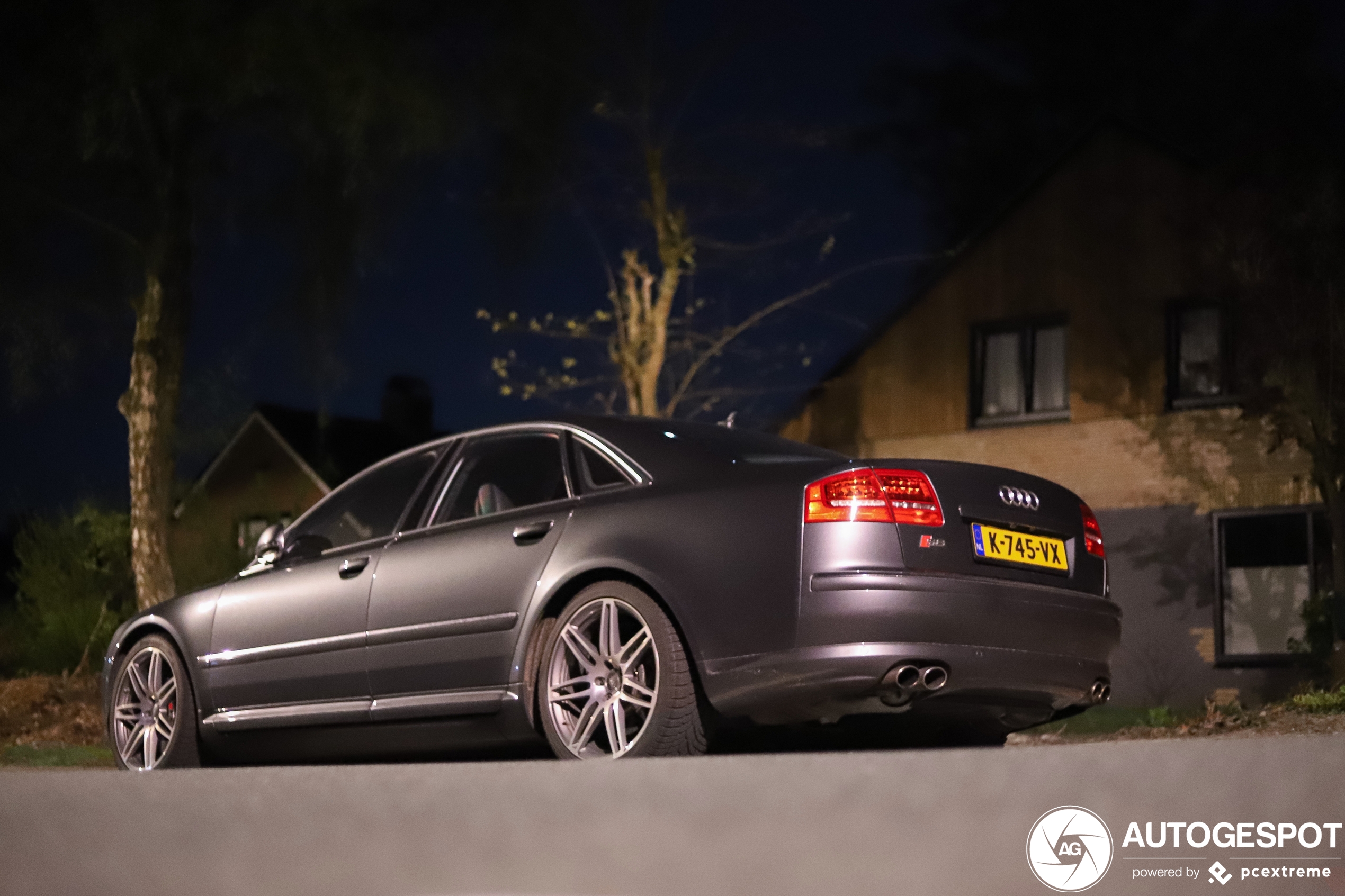 Audi S8 D3