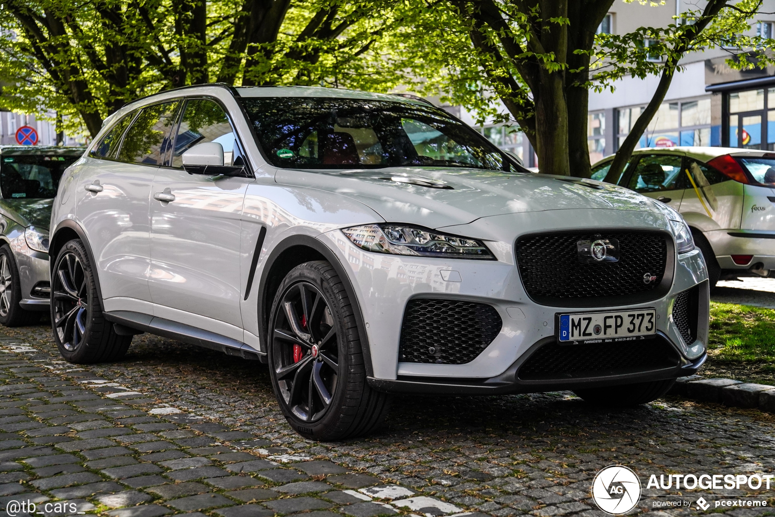 Jaguar F-PACE SVR