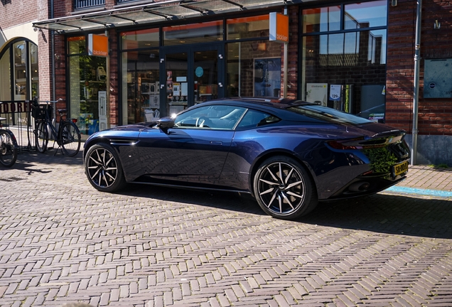 Aston Martin DB11