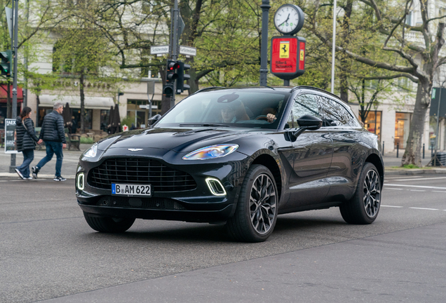 Aston Martin DBX