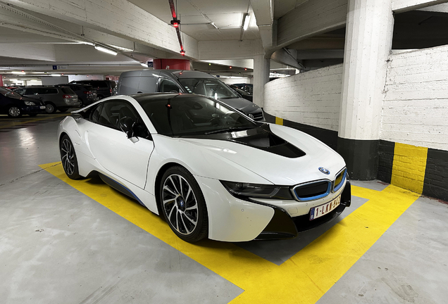 BMW i8