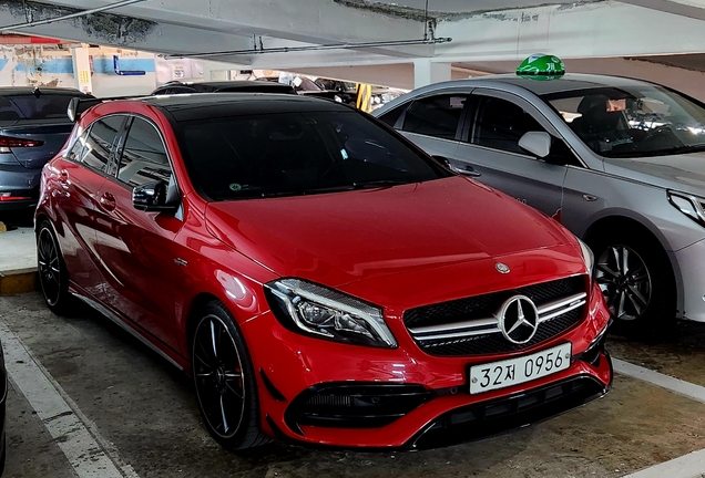 Mercedes-AMG A 45 W176 2015