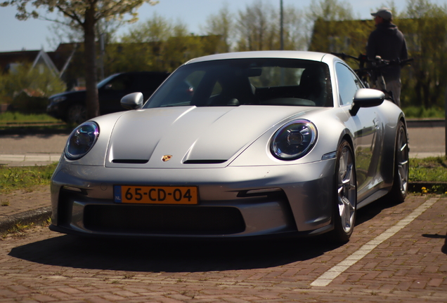 Porsche 992 GT3 Touring