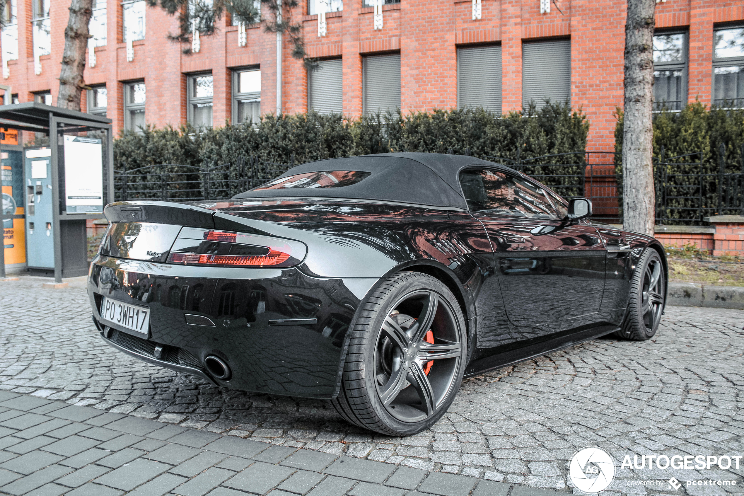 Aston Martin V8 Vantage Roadster 2012 - 5 agosto 2013 - Autogespot