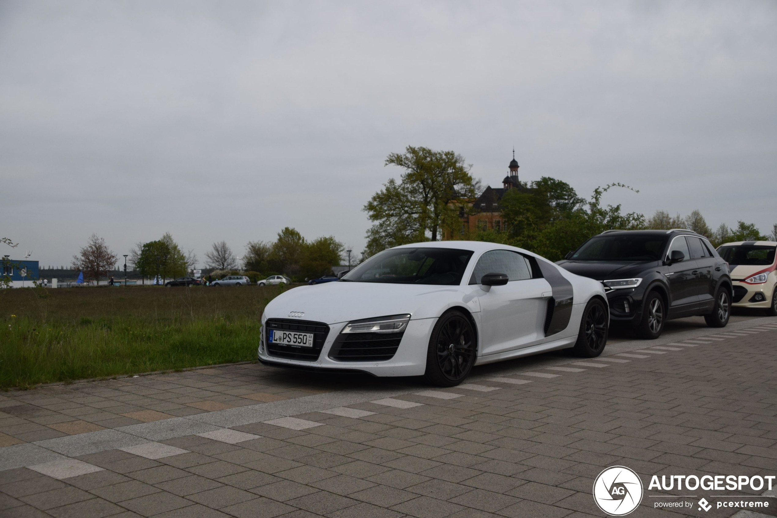 Audi R8 V10 Plus 2013