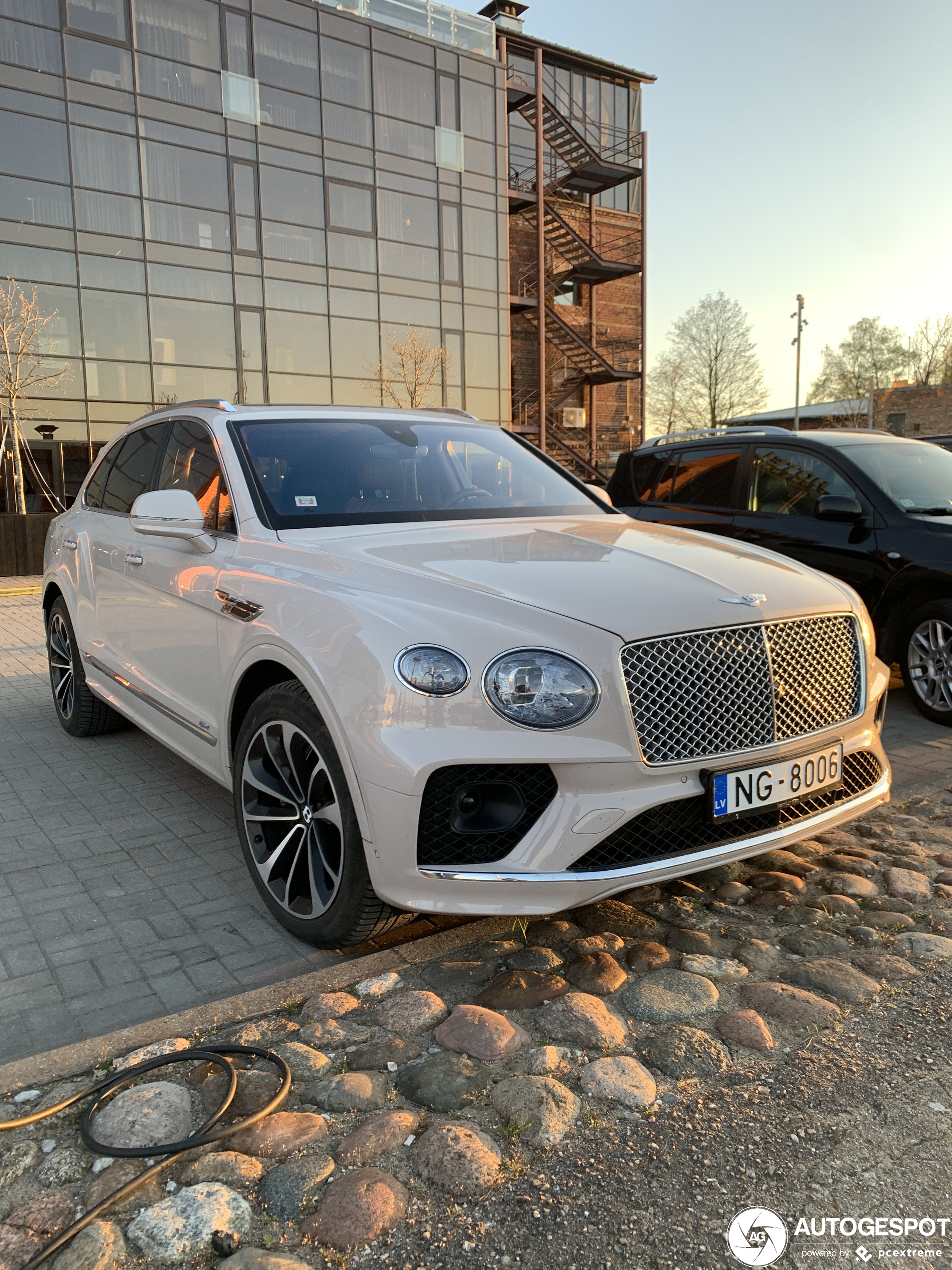 Bentley Bentayga Hybrid 2021