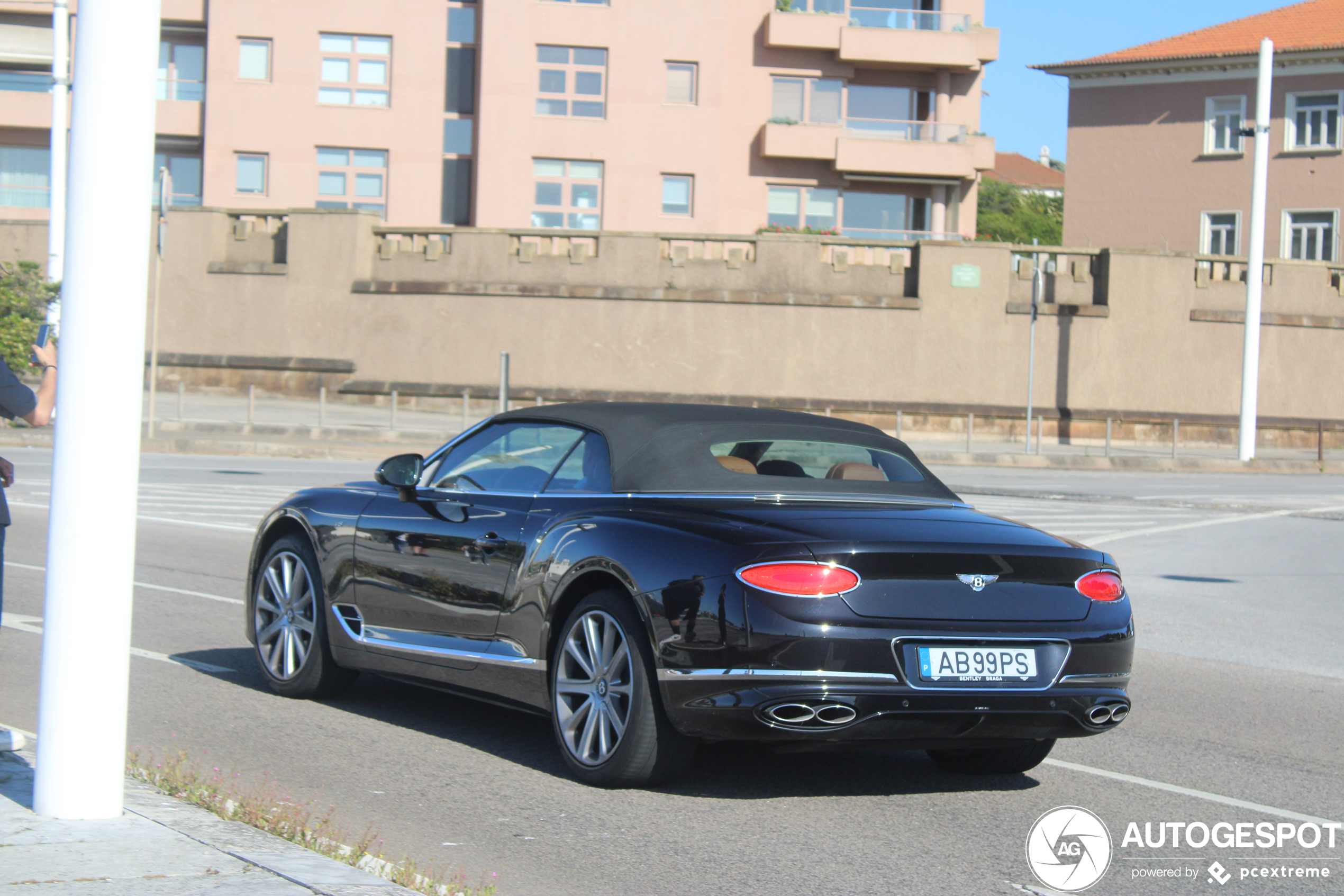 Bentley Continental GTC V8 2020