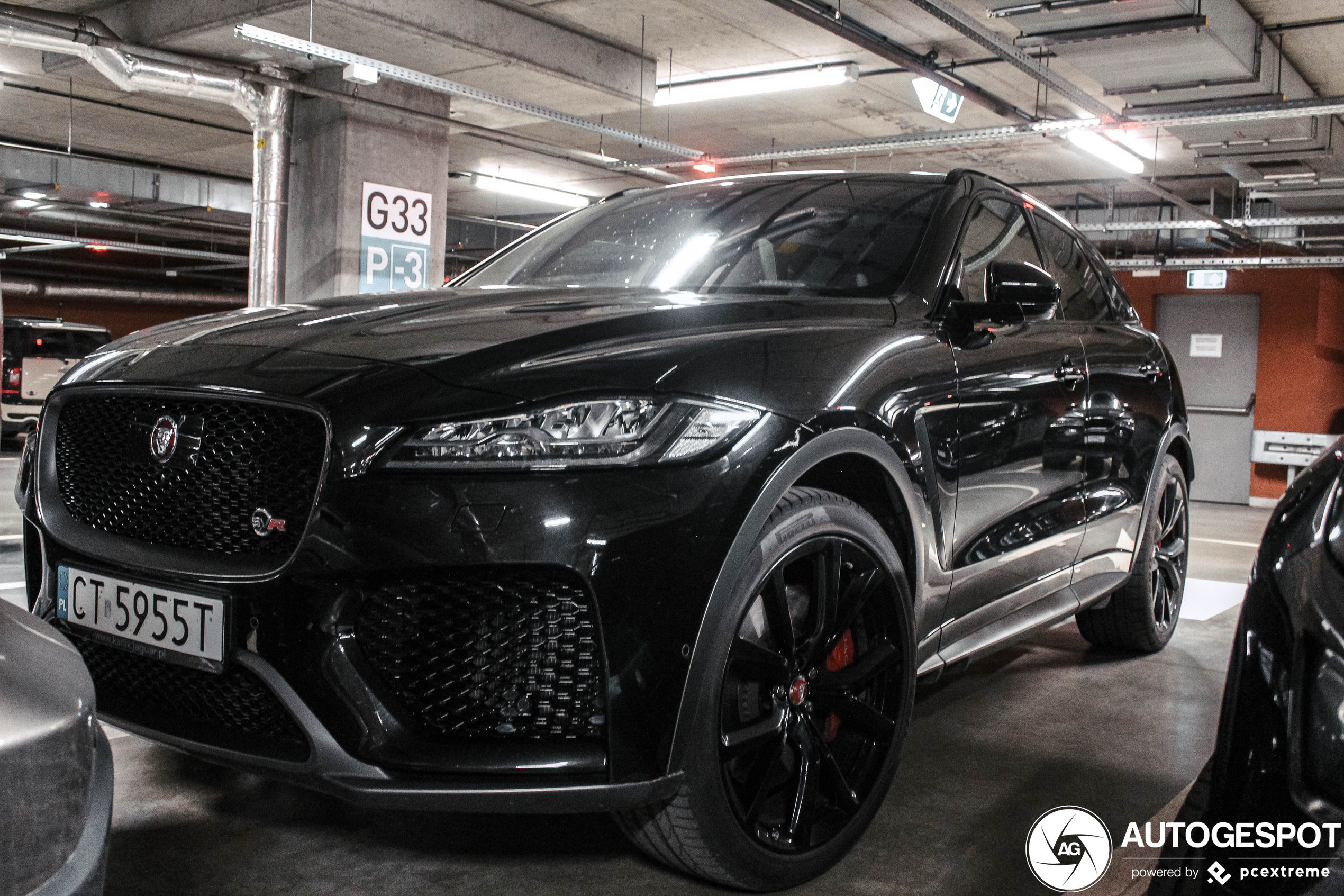 Jaguar F-PACE SVR