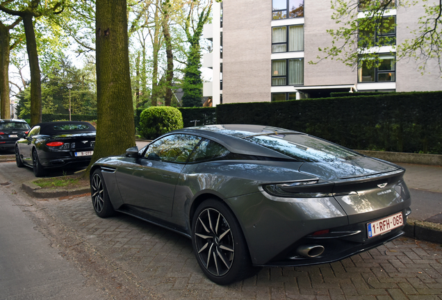 Aston Martin DB11 V8