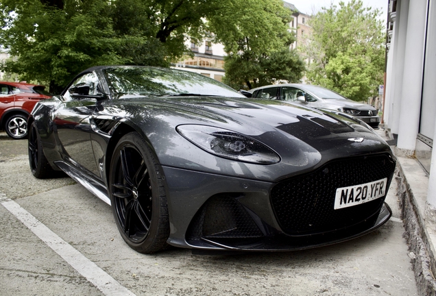 Aston Martin DBS Superleggera Volante