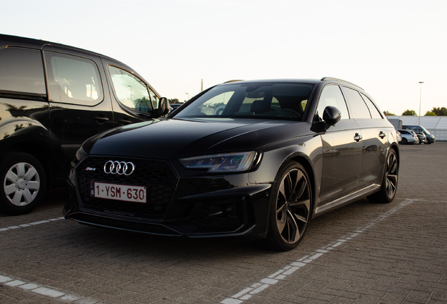 Audi RS4 Avant B9