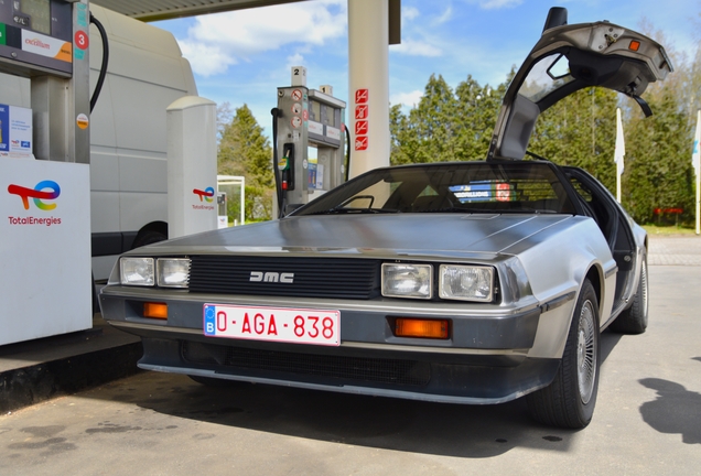 DeLorean DMC-12