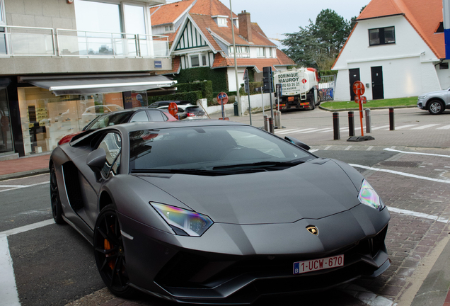 Lamborghini Aventador S LP740-4