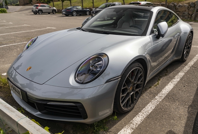 Porsche 992 Carrera 4S