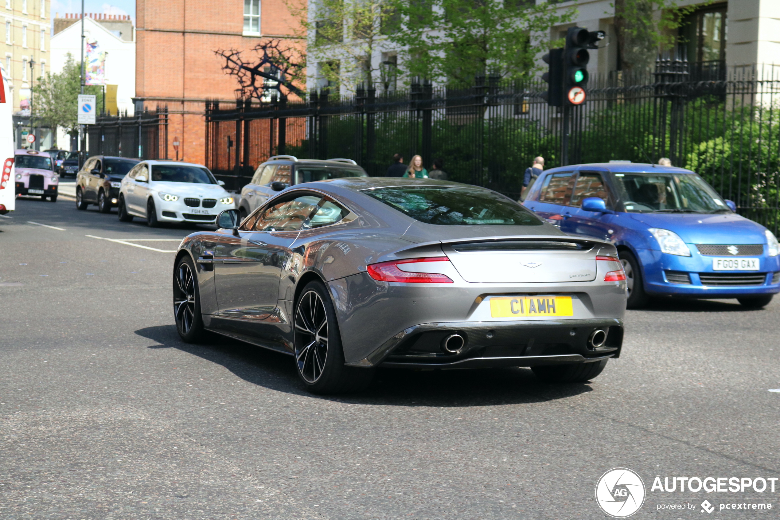 Aston Martin Vanquish 2013