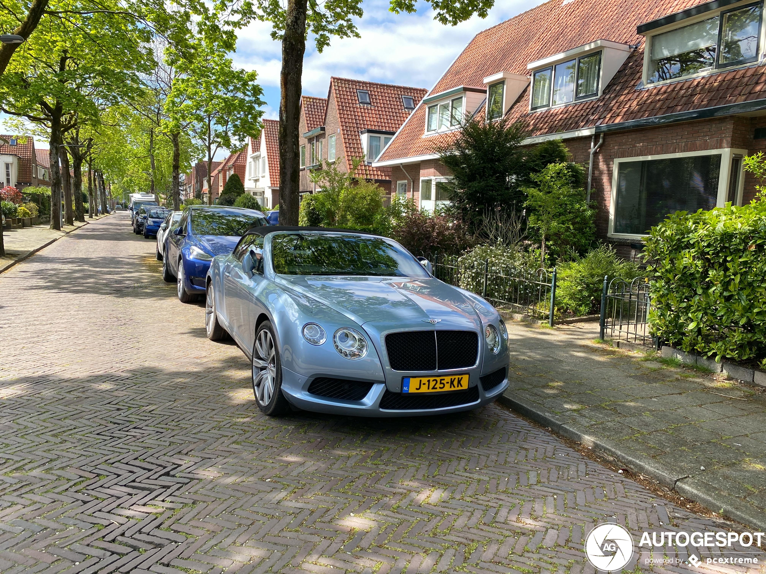 Bentley Continental GTC V8