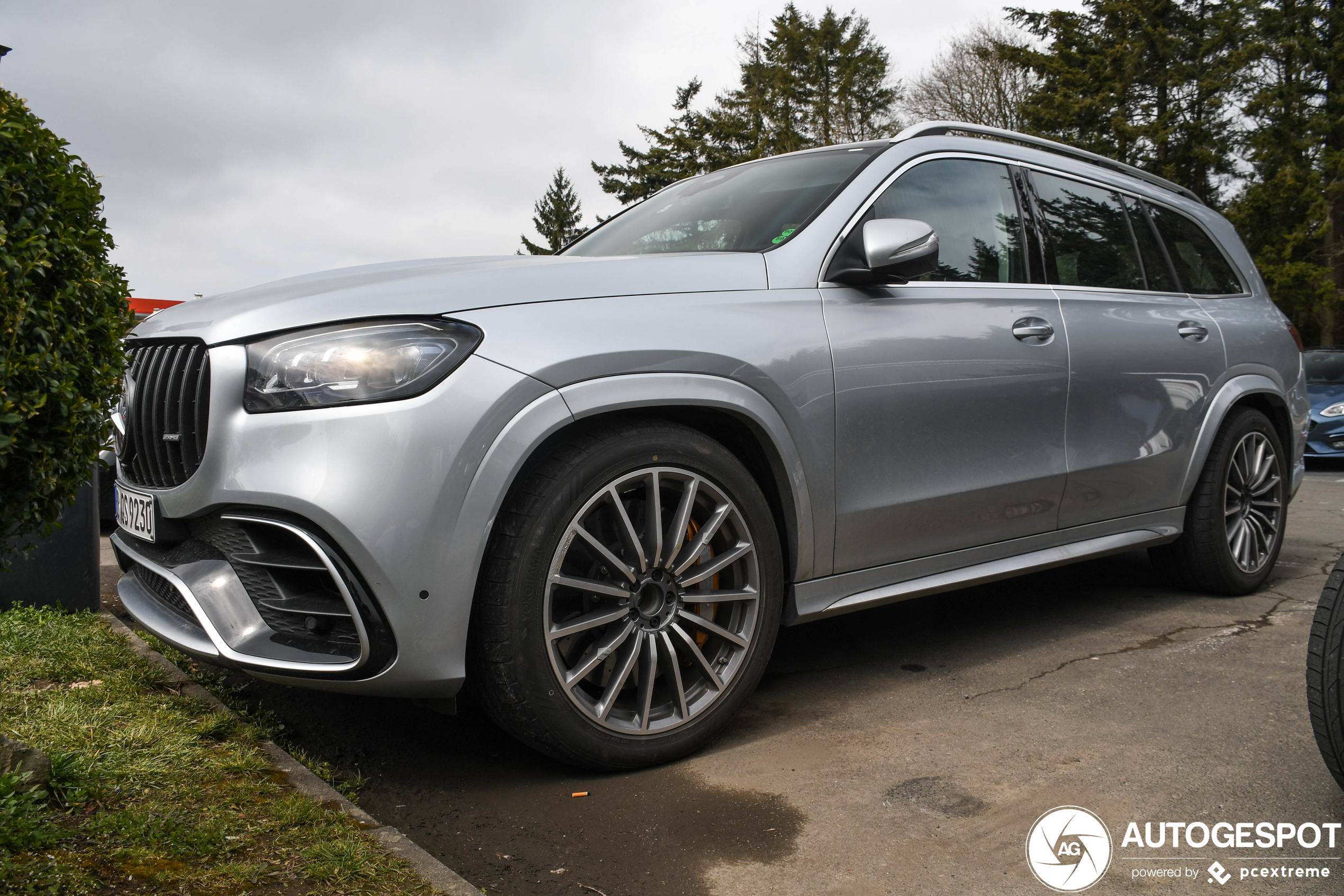 Here is the new Mercedes-AMG GLS 63 S