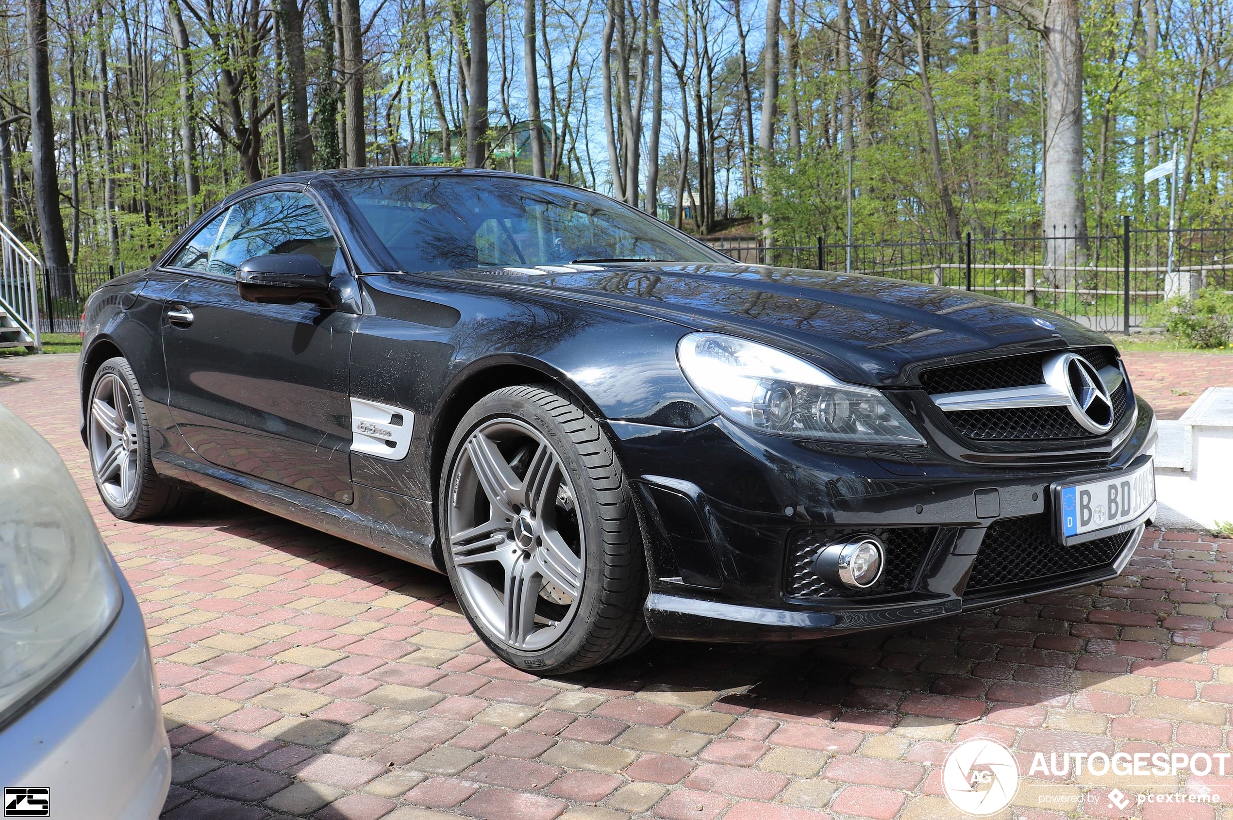 Mercedes-Benz SL 63 AMG