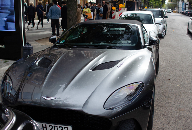 Aston Martin DBS Superleggera Volante