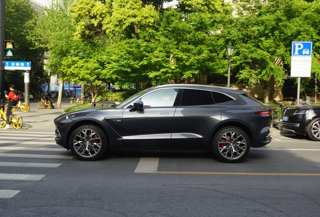 Aston Martin DBX