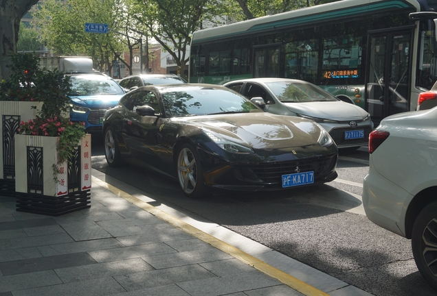 Ferrari GTC4Lusso T