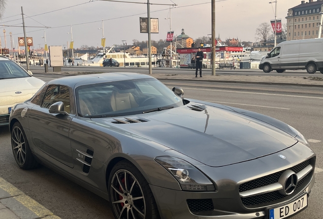 Mercedes-Benz SLS AMG