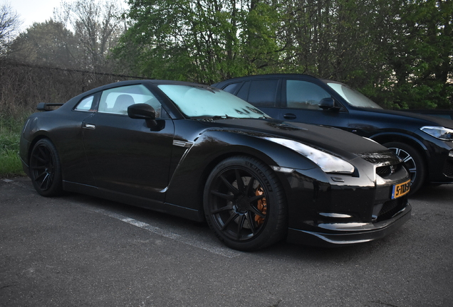 Nissan GT-R