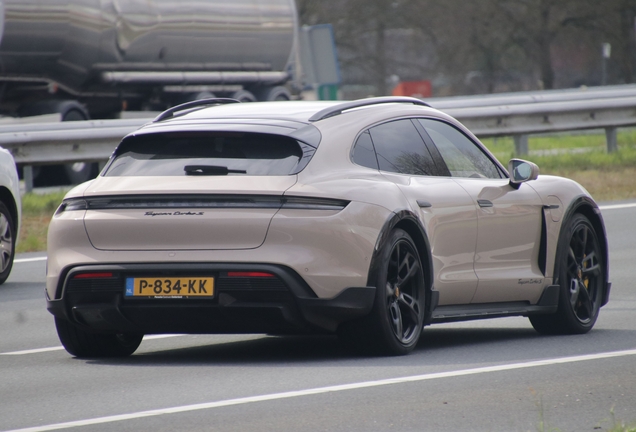 Porsche Taycan Turbo S Cross Turismo