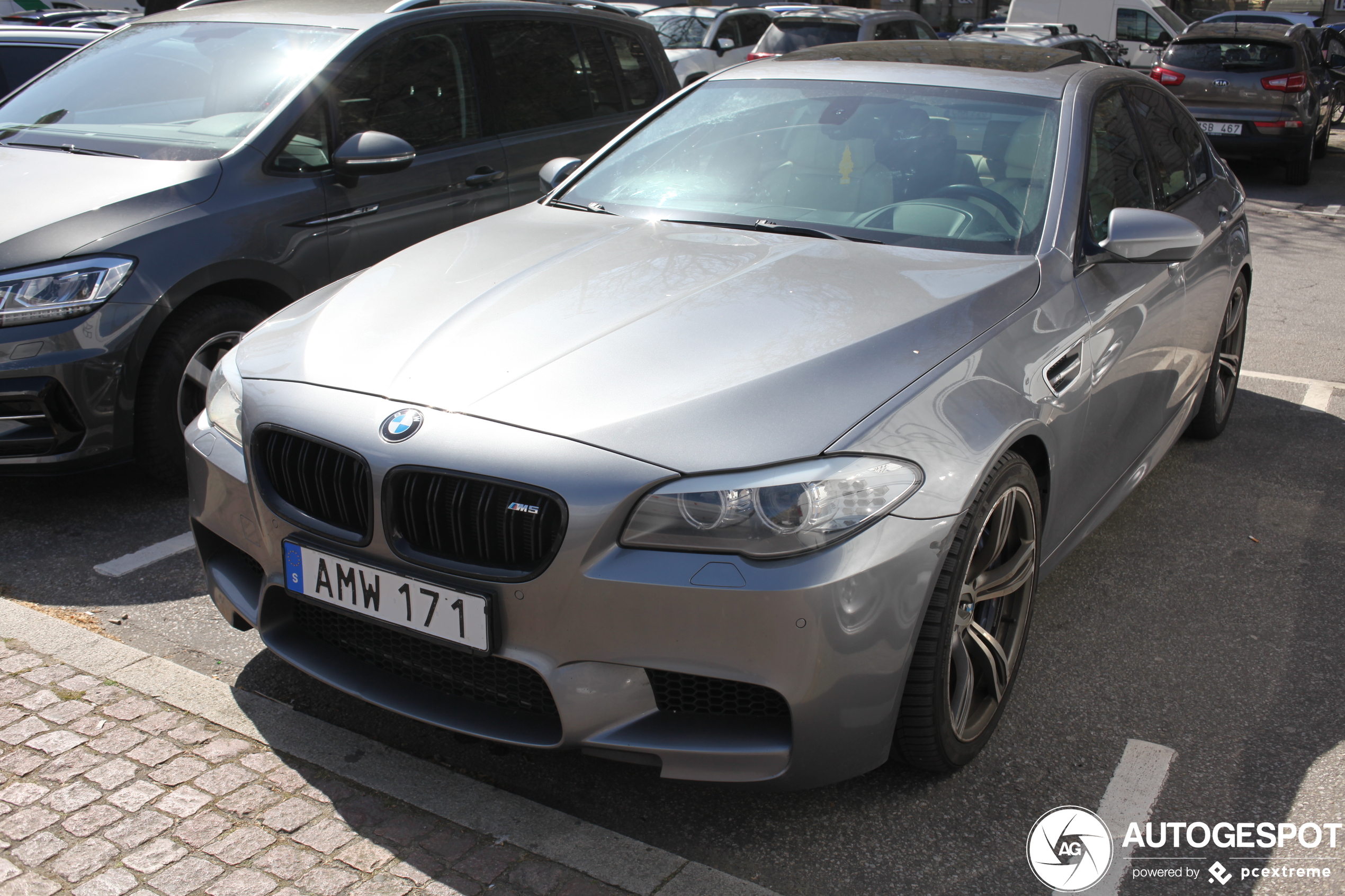 BMW M5 F10 2011