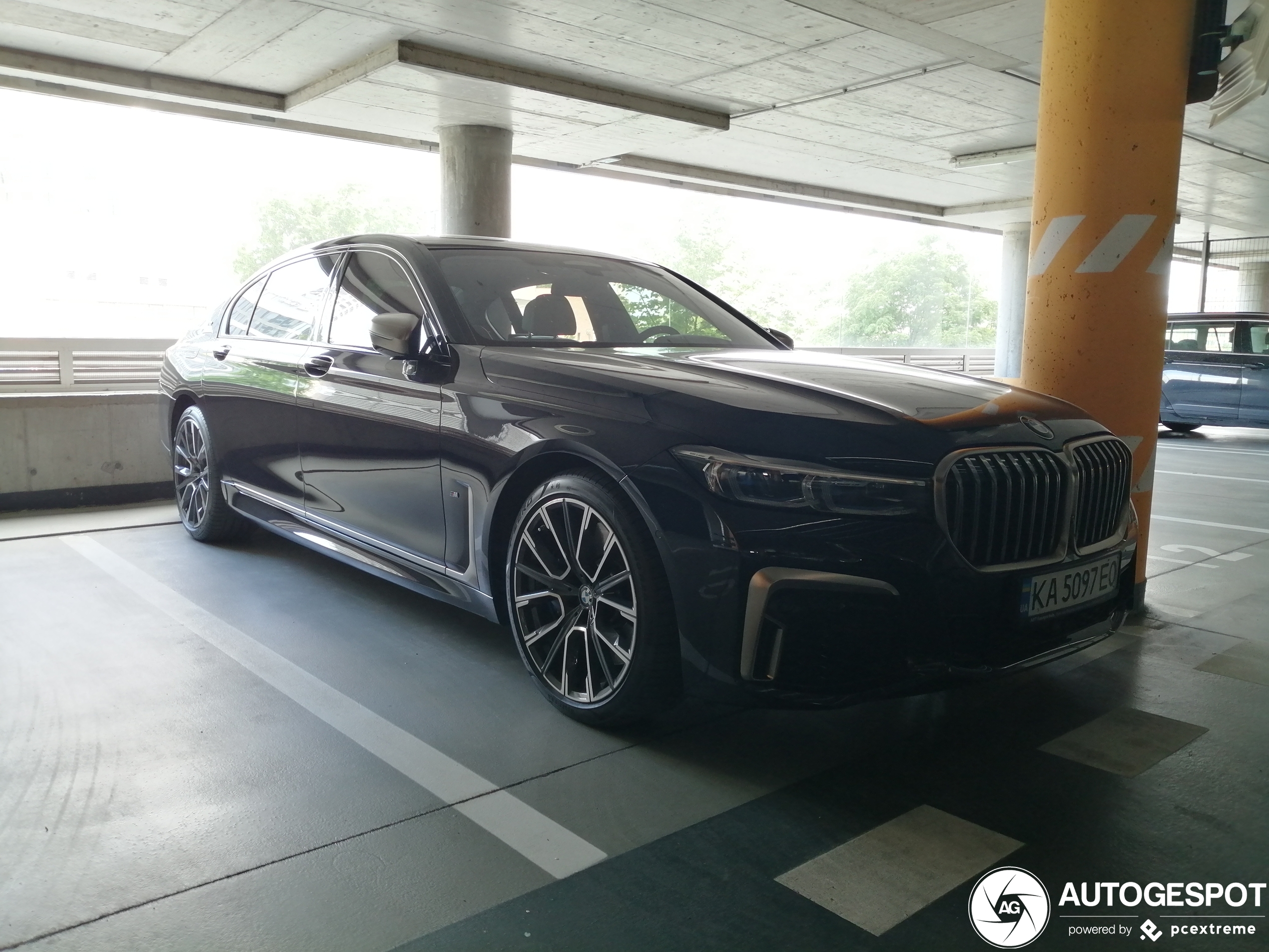 BMW M760Li xDrive 2019