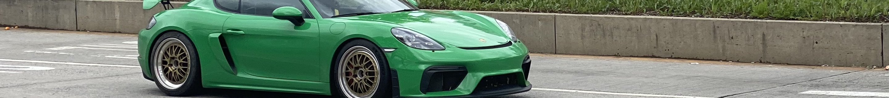 Porsche 718 Cayman GT4