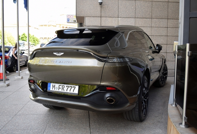 Aston Martin DBX