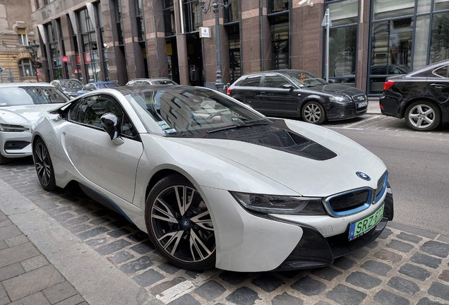 BMW i8