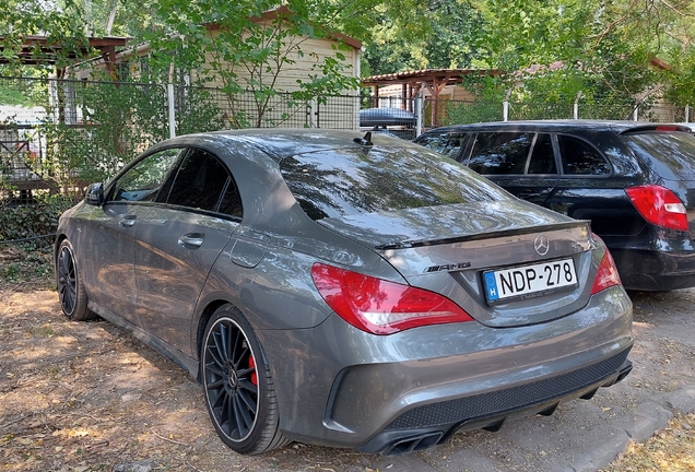 Mercedes-Benz CLA 45 AMG C117