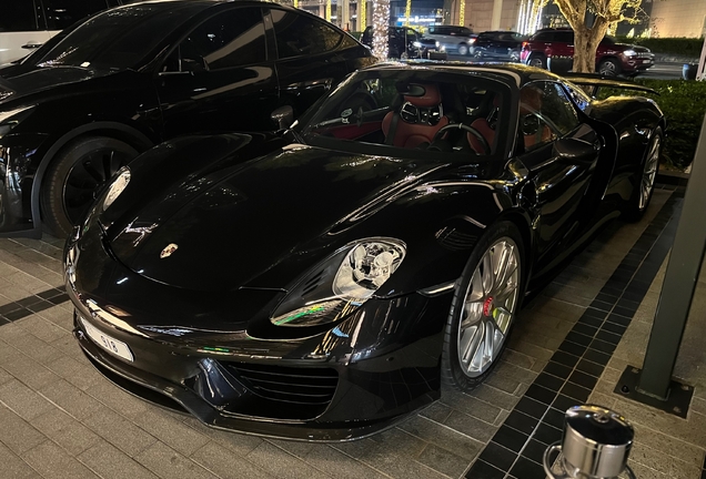 Porsche 918 Spyder Weissach Package