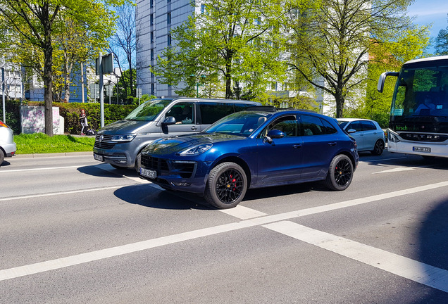 Porsche 95B Macan GTS