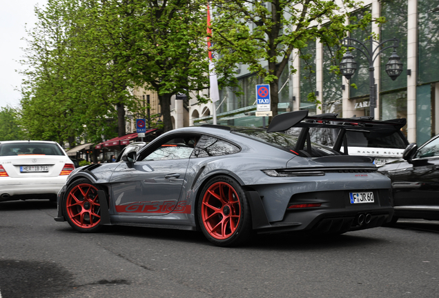 Porsche 992 GT3 RS Weissach Package