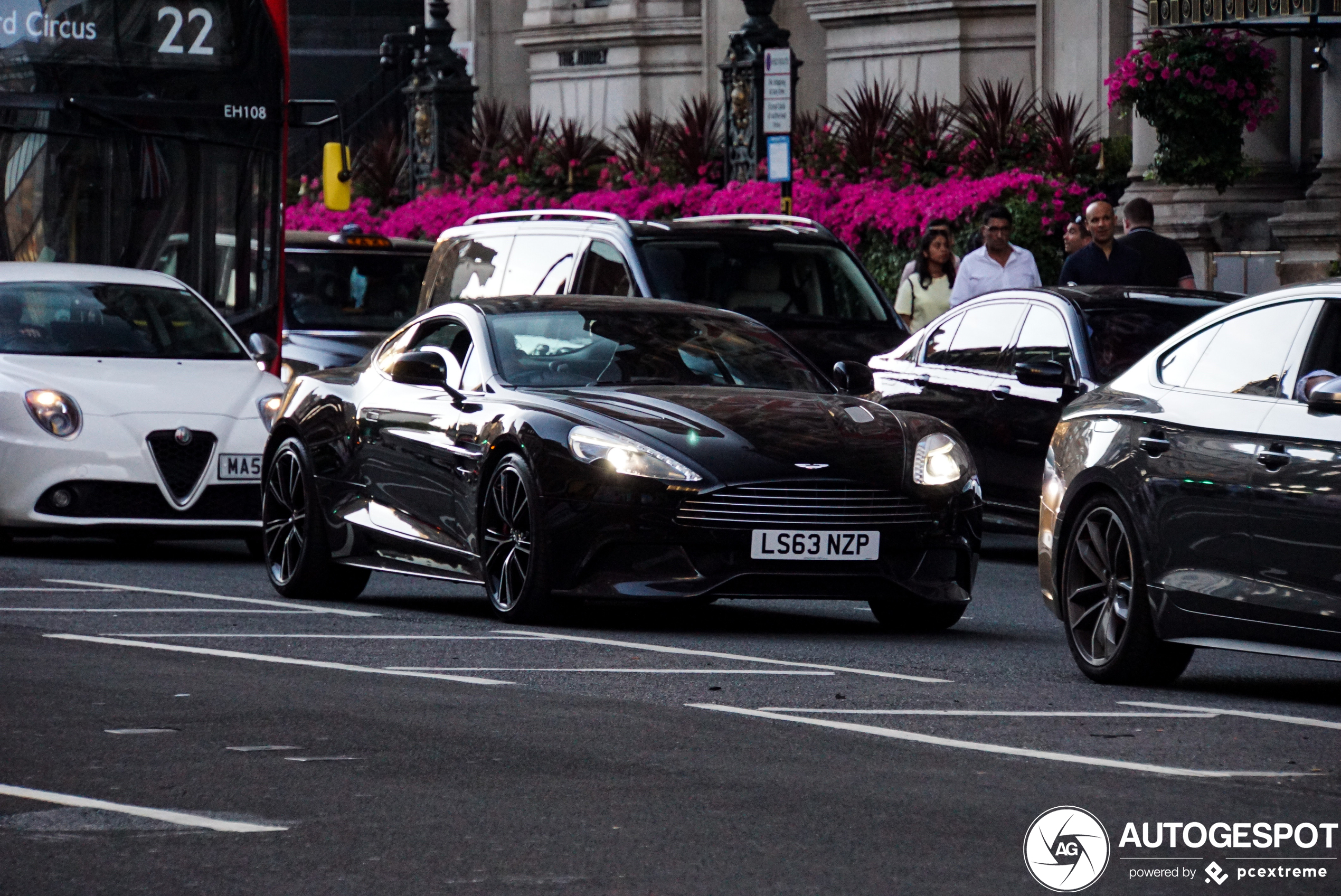 Aston Martin Vanquish 2013