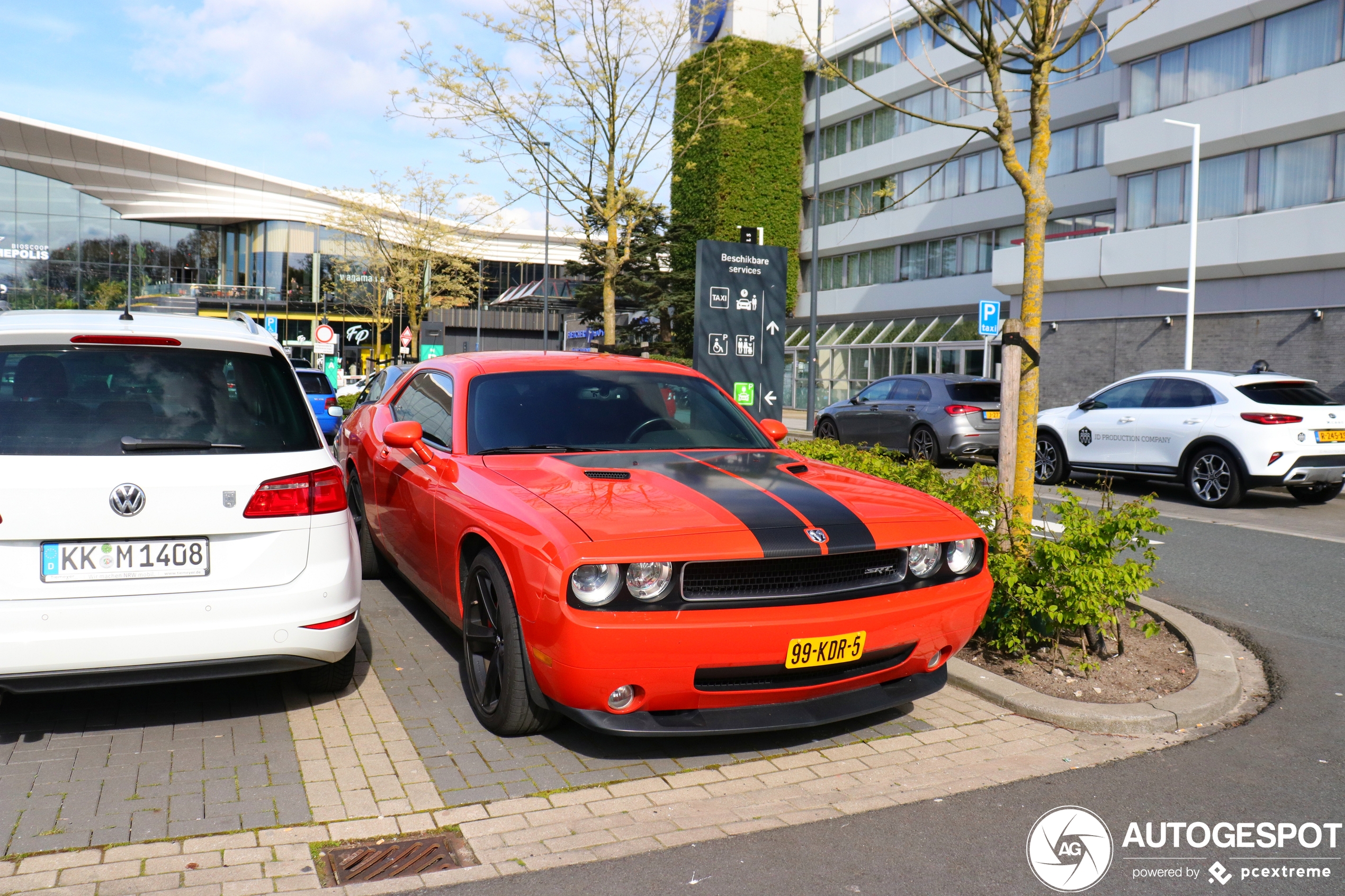 Dodge Challenger SRT-8