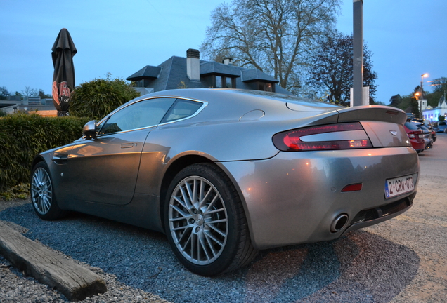 Aston Martin V8 Vantage