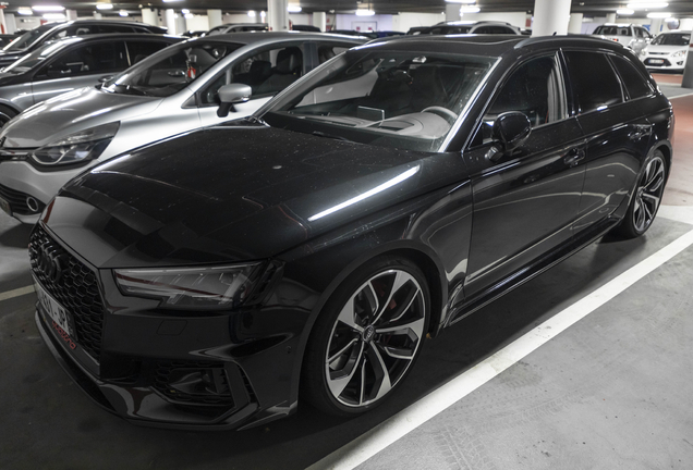 Audi RS4 Avant B9