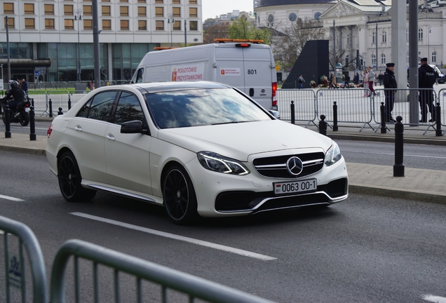 Mercedes-Benz E 63 AMG S W212