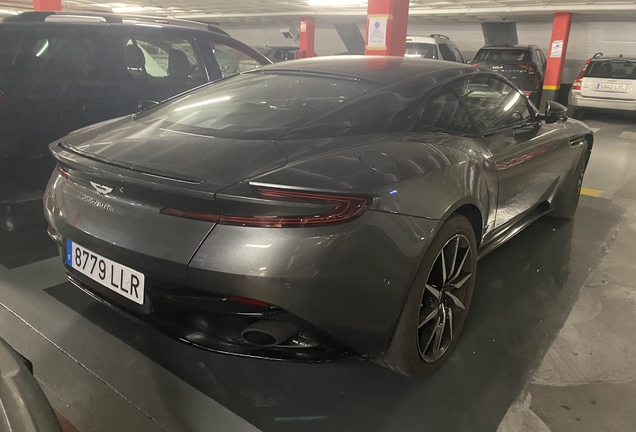 Aston Martin DB11