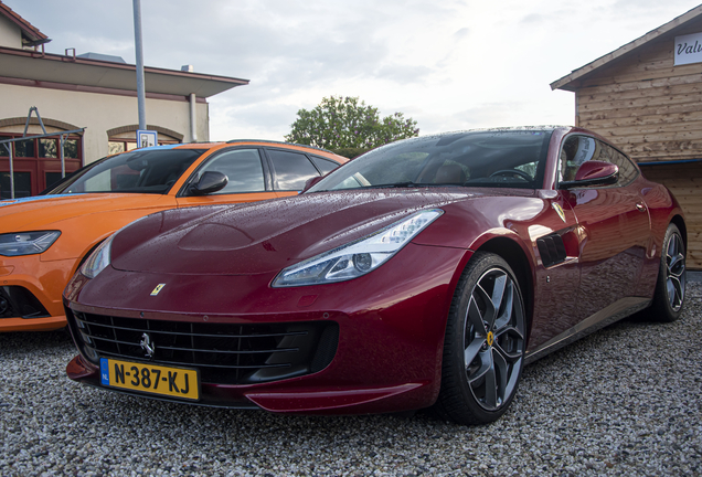 Ferrari GTC4Lusso T