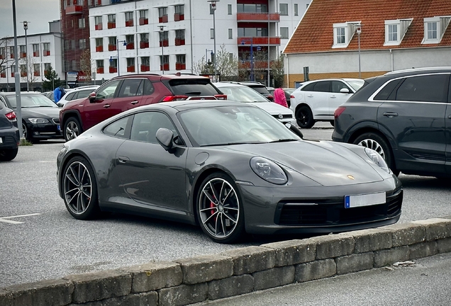 Porsche 992 Carrera 4S